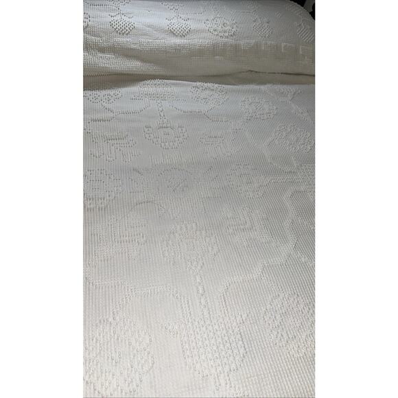 Bates George Washington Queen Choice Hobnail Bedspread White Fringed 92”x112” - Picture 3 of 7